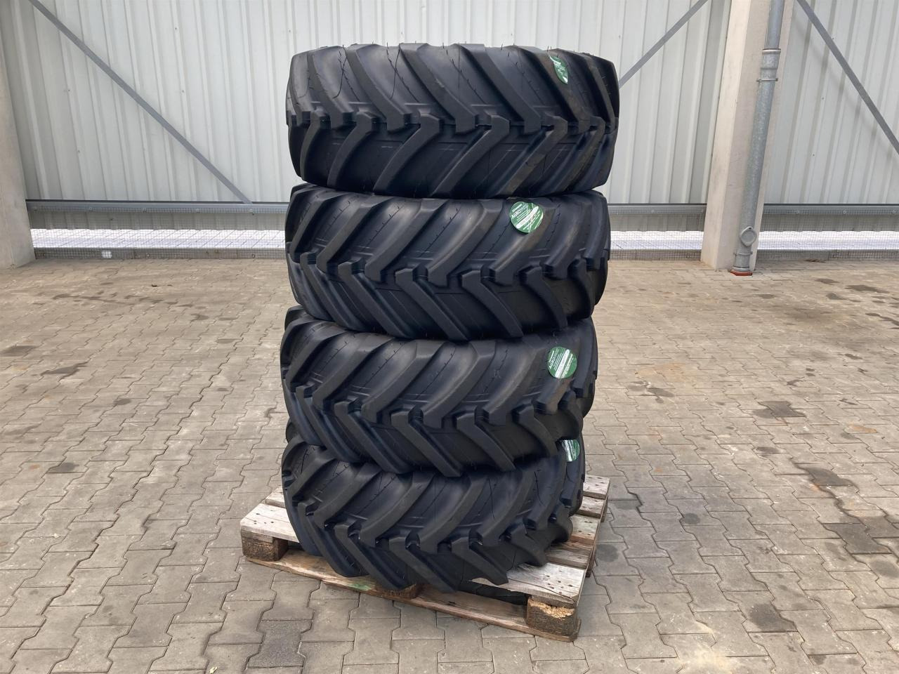 Michelin 400/70R20 - Neumático para Maquinaria agrícola: foto 1 Michelin 400/70R20 - Neumático para Maquinaria agrícola: foto 1