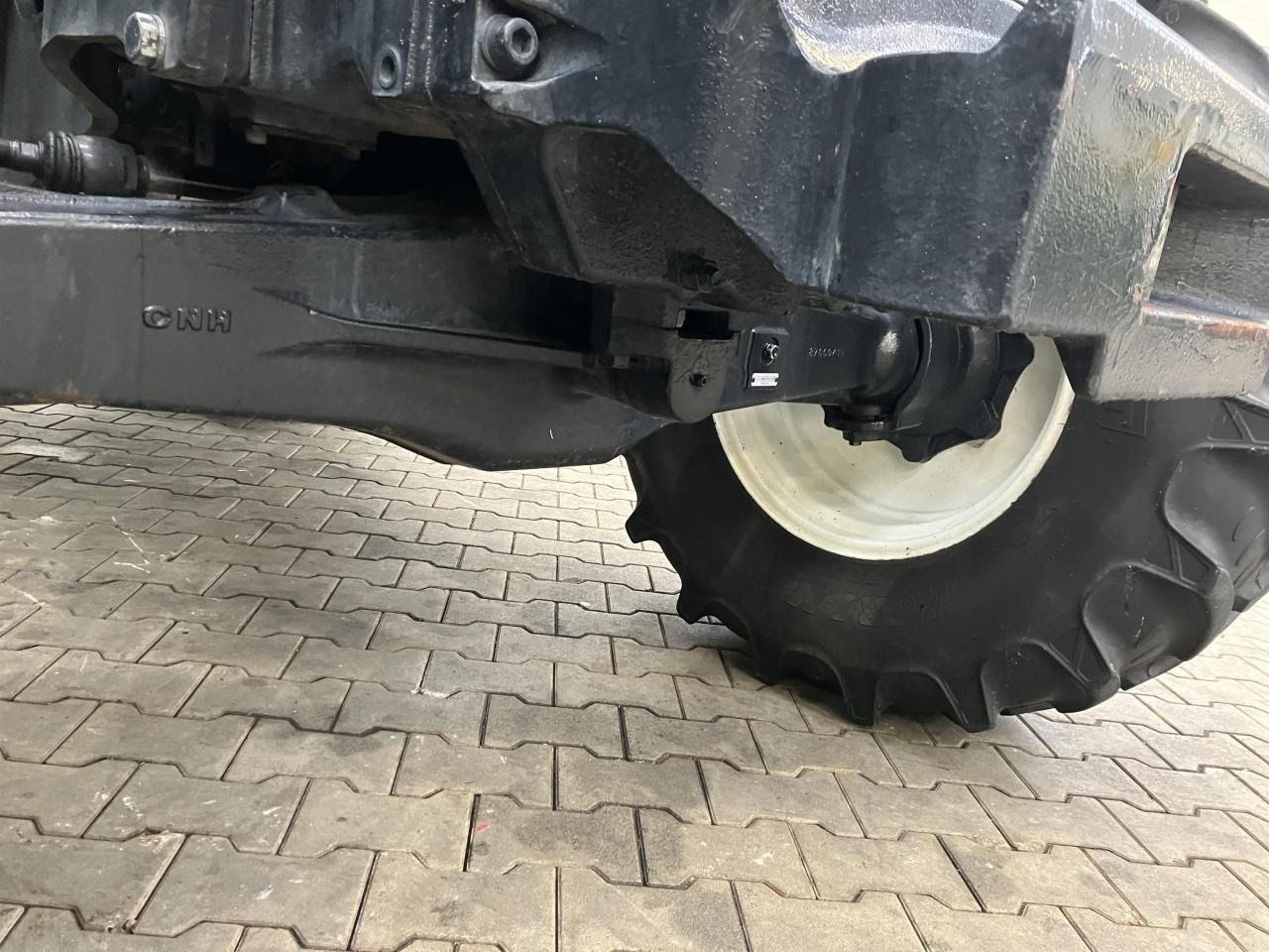 Tractor New Holland T 5.105: foto 15