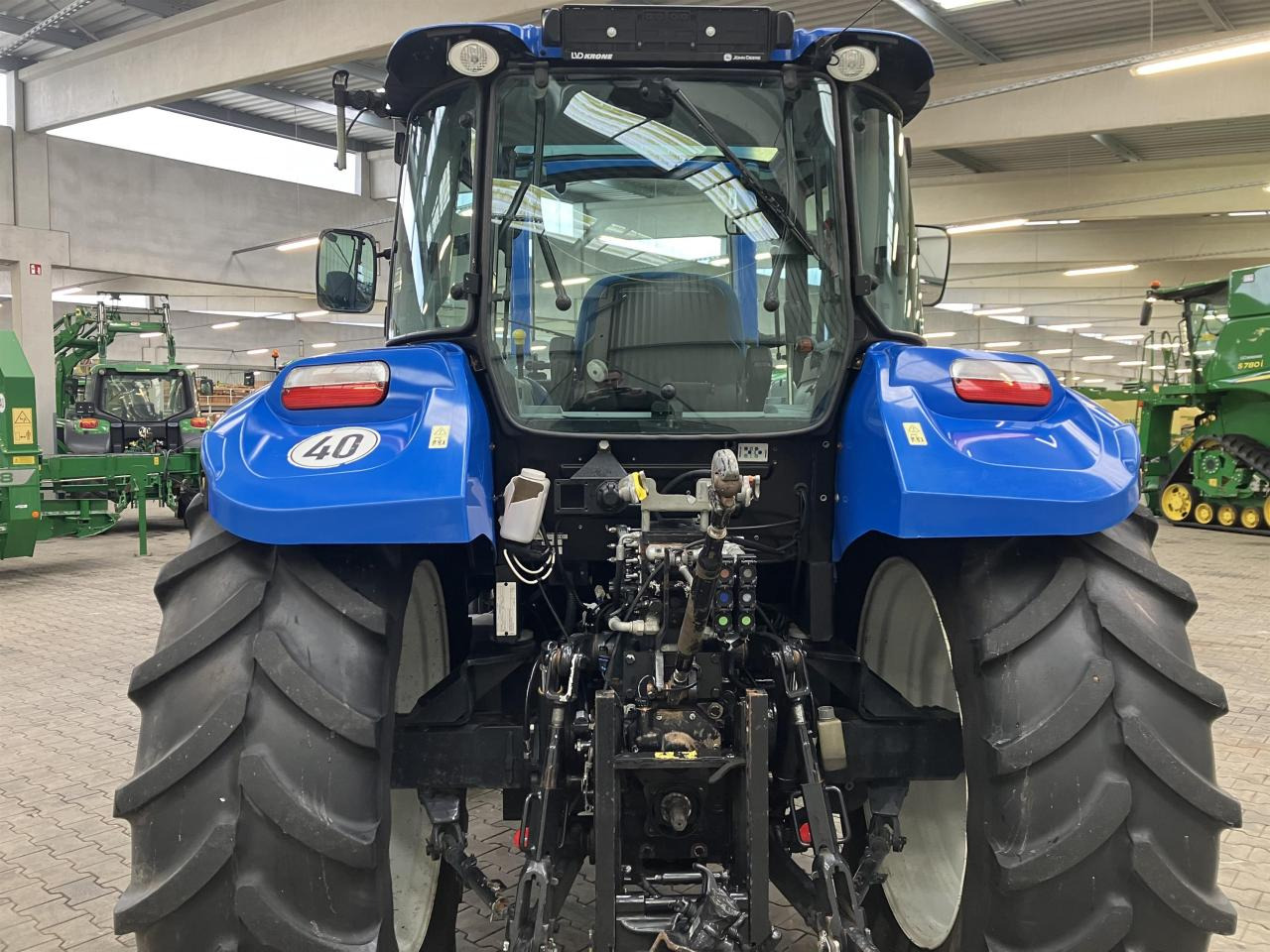 Tractor New Holland T 5.105: foto 7