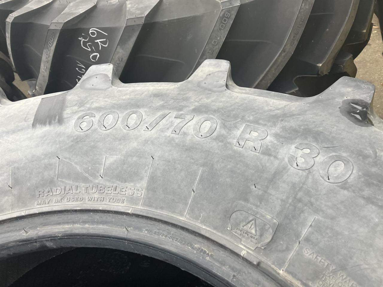 Vredestein 600/70R30 - Neumático para Maquinaria agrícola: foto 5 Vredestein 600/70R30 - Neumático para Maquinaria agrícola: foto 5