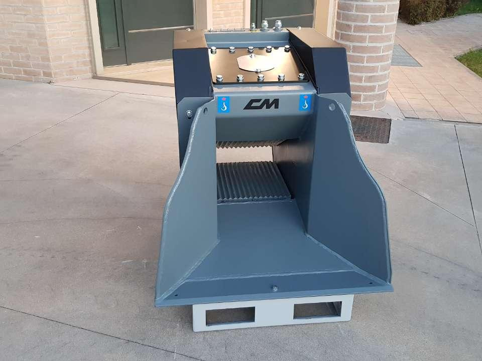 CM Crusher CBF-L 80 Crusher Bucket - Cazo para Minicargadora: foto 2 CM Crusher CBF-L 80 Crusher Bucket - Cazo para Minicargadora: foto 2