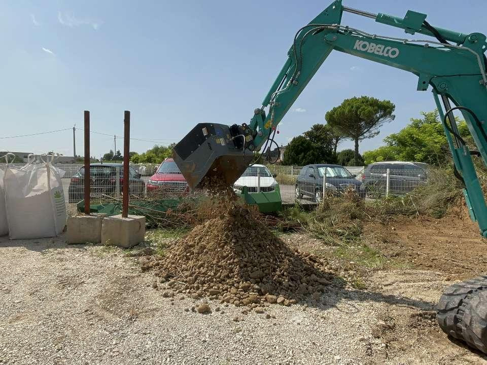 CM Crusher CDS 10 Screening Bucket - Cazo para Minicargadora: foto 2 CM Crusher CDS 10 Screening Bucket - Cazo para Minicargadora: foto 2