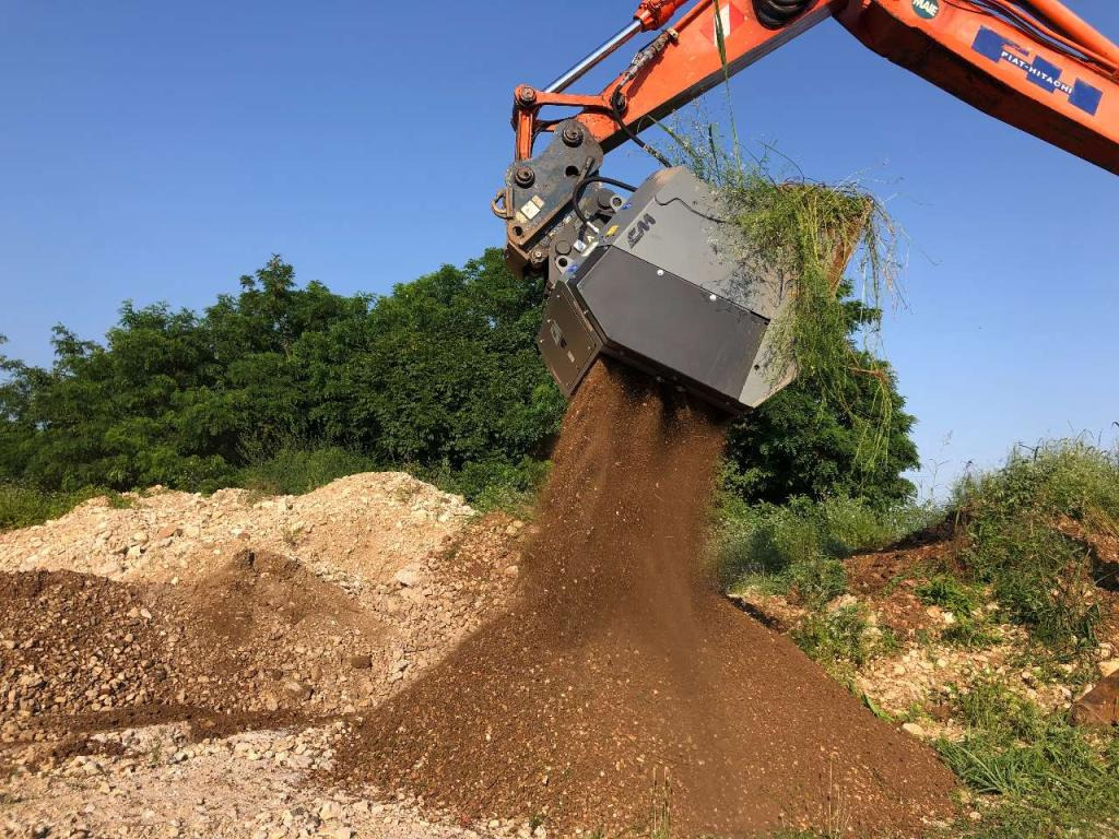 CM Crusher CDS 14 Screening Bucket - Cazo para Minicargadora: foto 1 CM Crusher CDS 14 Screening Bucket - Cazo para Minicargadora: foto 1