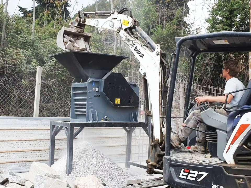 CM Crusher CR 600 Electric jaw crusher - Trituradora móvil: foto 2 CM Crusher CR 600 Electric jaw crusher - Trituradora móvil: foto 2