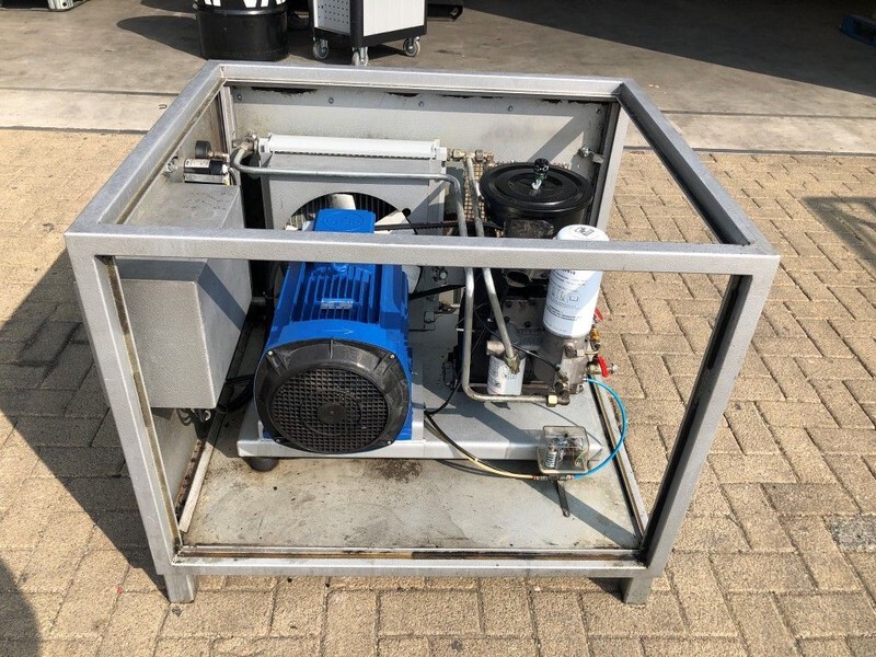Creemers RCN 15-61 15 kW 1660 Liter/min 15 bar schroefcompressor - Compresor de aire: foto 2 Creemers RCN 15-61 15 kW 1660 Liter/min 15 bar schroefcompressor - Compresor de aire: foto 2