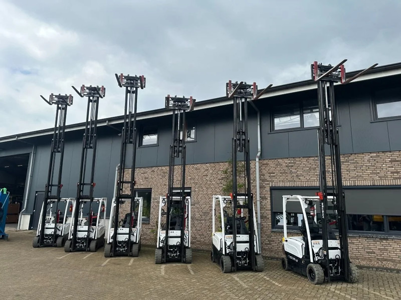 Carretilla elevadora eléctrica Hyster J1.8XN MWB 1.8 ton Triplex Freelift Sideshift Positioner Elektra Heftruck Accu 2023: foto 14