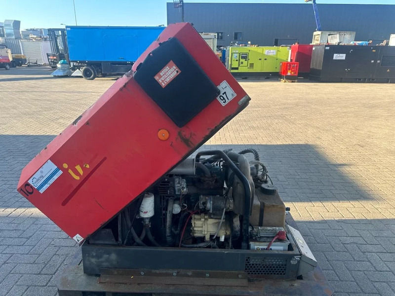 Ingersoll Rand 720 R1051SF Kubota D1005 Diesel Compressor 2000 L / min 17.5 kW 8.6 Bar - Compresor de aire: foto 3 Ingersoll Rand 720 R1051SF Kubota D1005 Diesel Compressor 2000 L / min 17.5 kW 8.6 Bar - Compresor de aire: foto 3