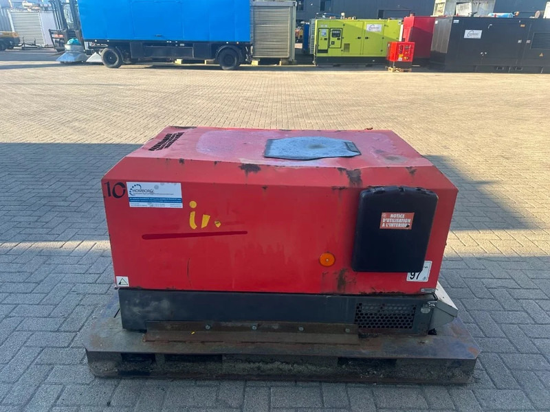 Ingersoll Rand 720 R1051SF Kubota D1005 Diesel Compressor 2000 L / min 17.5 kW 8.6 Bar - Compresor de aire: foto 5 Ingersoll Rand 720 R1051SF Kubota D1005 Diesel Compressor 2000 L / min 17.5 kW 8.6 Bar - Compresor de aire: foto 5