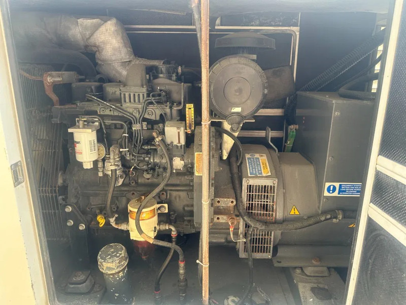 Generador industriale Iveco FPT NEF45 SM1A.A004 Stamford 60 kVA Silent Rental generatorset: foto 7