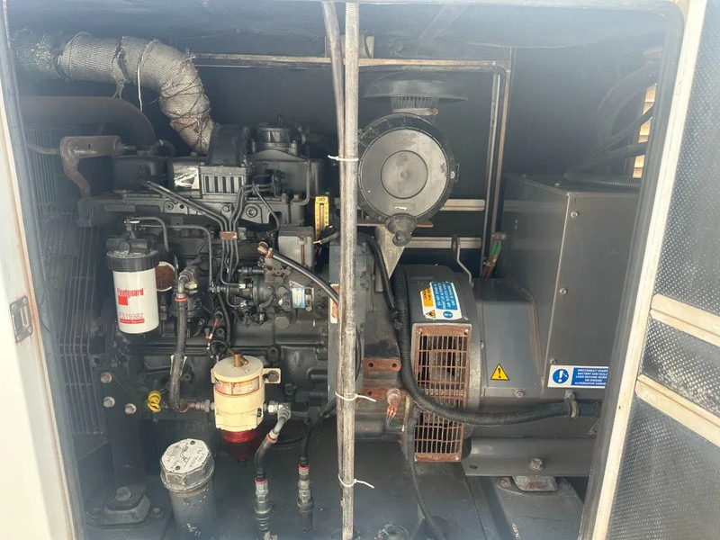 Iveco FPT NEF45 SM1A.A004 Stamford 60 kVA Silent Rental generatorset - Generador industriale: foto 4 Iveco FPT NEF45 SM1A.A004 Stamford 60 kVA Silent Rental generatorset - Generador industriale: foto 4