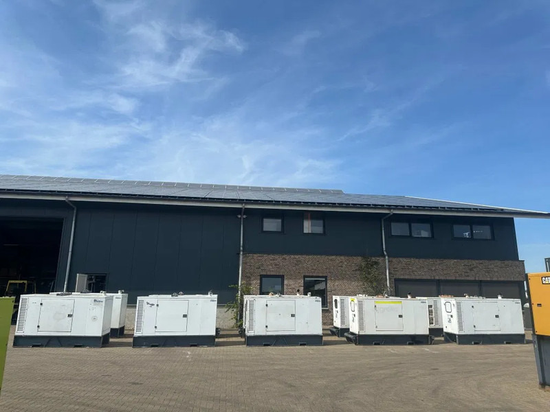 Generador industriale Iveco FPT NEF45 SM1A.A004 Stamford 60 kVA Silent Rental generatorset: foto 15