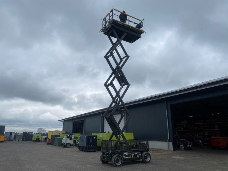 JLG M3369 Hybride Elektra / Diesel 12 meter werkhoogte Schaarhoogwerker Overstock 4 uur ! as New ! - Plataforma de tijeras: foto 5 JLG M3369 Hybride Elektra / Diesel 12 meter werkhoogte Schaarhoogwerker Overstock 4 uur ! as New ! - Plataforma de tijeras: foto 5