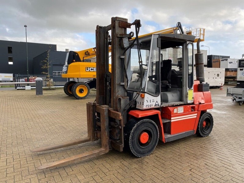 Kalmar DCD 55-6 6 ton Perkins Diesel Sideshift Positioner Freelift Heftruck - Carretilla elevadora diésel: foto 2 Kalmar DCD 55-6 6 ton Perkins Diesel Sideshift Positioner Freelift Heftruck - Carretilla elevadora diésel: foto 2