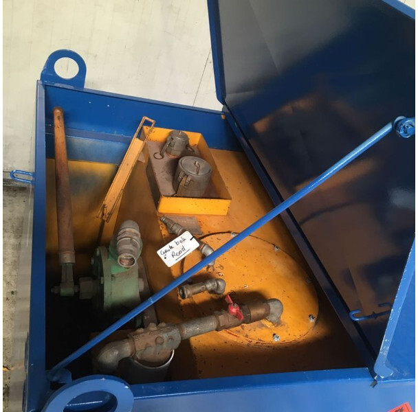 Kiwa IBC Elzinga Machinefabriek 1000 liter IBC Dieseltank met handpomp - Tanque de almacenamiento: foto 3 Kiwa IBC Elzinga Machinefabriek 1000 liter IBC Dieseltank met handpomp - Tanque de almacenamiento: foto 3