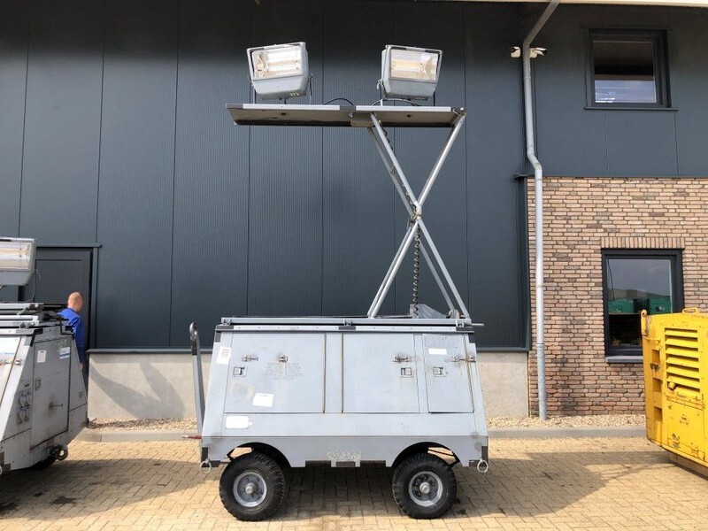 Kubota Kohler Portable Floodlight NF2D Kohler Portable Floodlight NF2D 7 kW light generatorset - Torre de iluminación: foto 1 Kubota Kohler Portable Floodlight NF2D Kohler Portable Floodlight NF2D 7 kW light generatorset - Torre de iluminación: foto 1