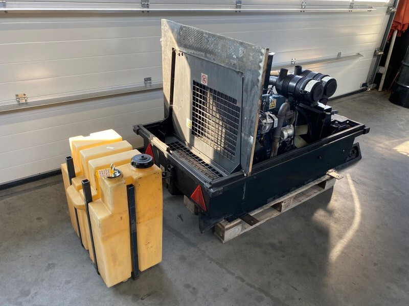Compresor de aire Kubota Sullair 15.5 kW 7 bar 2000 L / min Diesel Schroefcompressor: foto 10