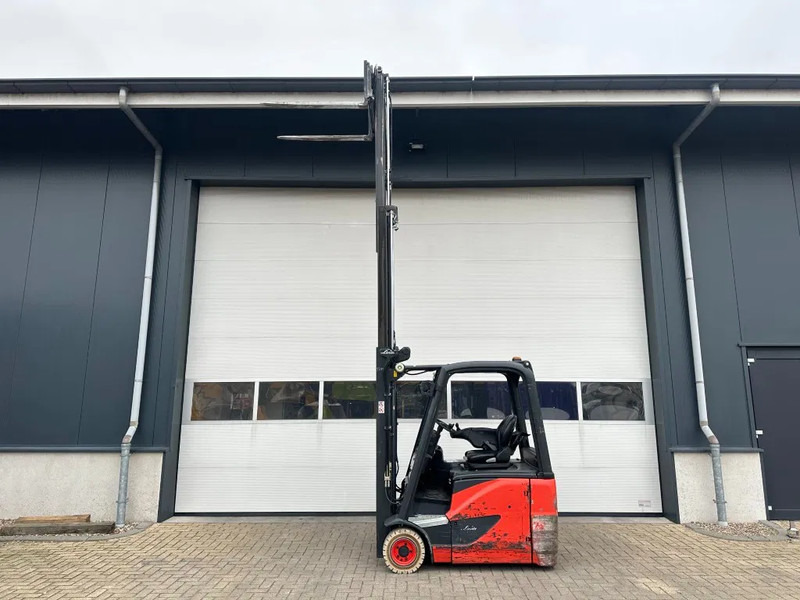Linde E16H-02 1.6 ton Triplex Freelift Sideshift Elektra Heftruck 2016 - Carretilla elevadora eléctrica: foto 3 Linde E16H-02 1.6 ton Triplex Freelift Sideshift Elektra Heftruck 2016 - Carretilla elevadora eléctrica: foto 3