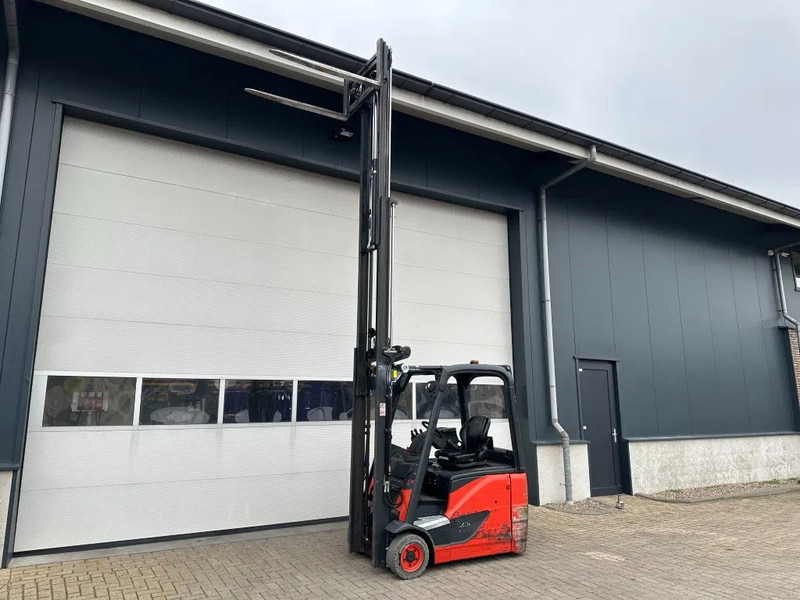 Linde E16H-02 1.6 ton Triplex Freelift Sideshift Elektra Heftruck 2016 - Carretilla elevadora eléctrica: foto 3 Linde E16H-02 1.6 ton Triplex Freelift Sideshift Elektra Heftruck 2016 - Carretilla elevadora eléctrica: foto 3