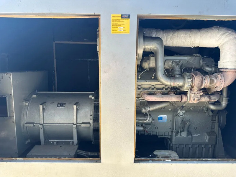 Perkins 3012 TWG2 Leroy Somer 630 kVA noodstroom generatorset 676 hours ! - Generador industriale: foto 3 Perkins 3012 TWG2 Leroy Somer 630 kVA noodstroom generatorset 676 hours ! - Generador industriale: foto 3