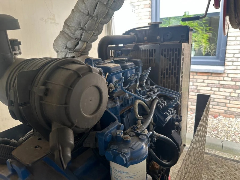 Hidrolimpiadora Perkins DIBO IBH-M 20015 Hogedruk unit 200 Bar 1500 L / min Mobiele Aanhanger 12.5 kVA aggregaat: foto 6