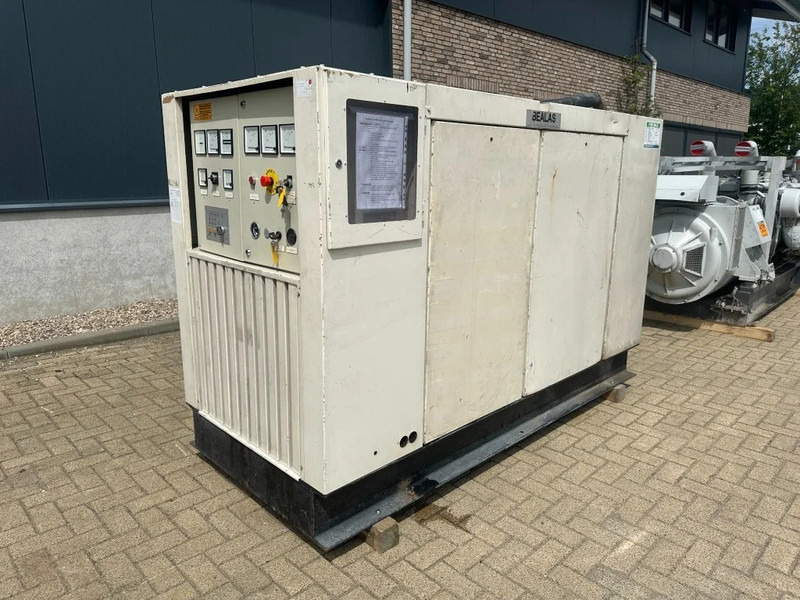 Perkins Leroy Somer 26 kVA Silent generatorset ex Emergency ! 1096 hours - Generador industriale: foto 2 Perkins Leroy Somer 26 kVA Silent generatorset ex Emergency ! 1096 hours - Generador industriale: foto 2