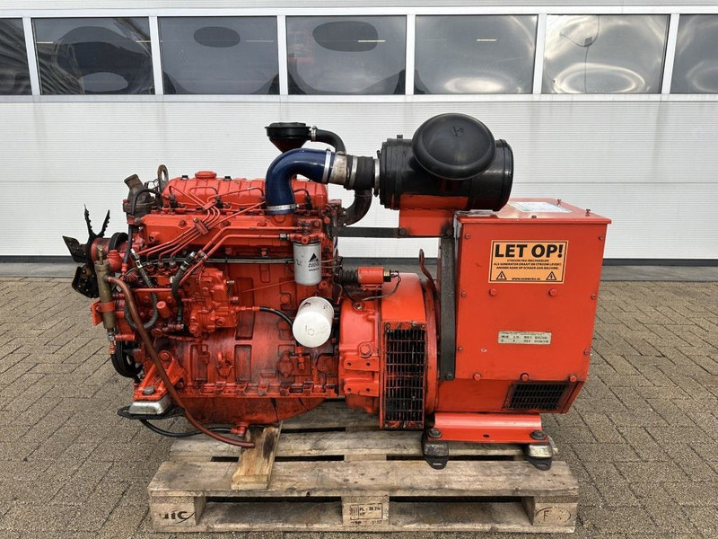 Sisu Valmet Stamford 42.5 kVA generatorset - Generador industriale: foto 2 Sisu Valmet Stamford 42.5 kVA generatorset - Generador industriale: foto 2
