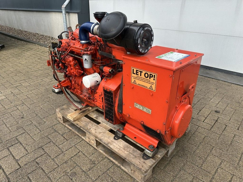 Sisu Valmet Stamford 42.5 kVA generatorset - Generador industriale: foto 4 Sisu Valmet Stamford 42.5 kVA generatorset - Generador industriale: foto 4