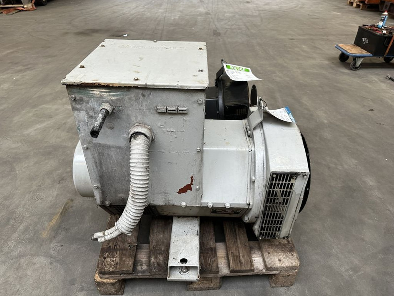 Stamford UCM224G13 Geneartordeel 62 kVA Alternator - Generador industriale: foto 5 Stamford UCM224G13 Geneartordeel 62 kVA Alternator - Generador industriale: foto 5