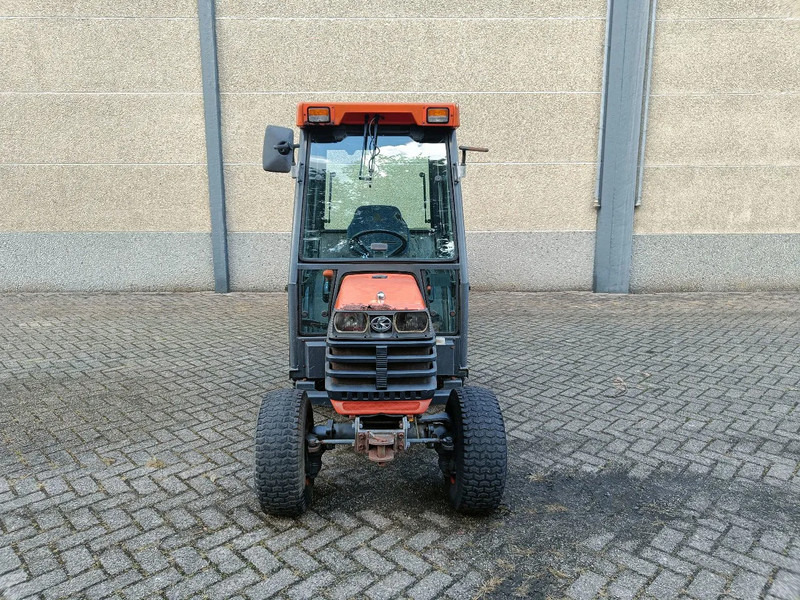 Kubota B2410 met Nimos Kipper - Remolcadora: foto 2 Kubota B2410 met Nimos Kipper - Remolcadora: foto 2