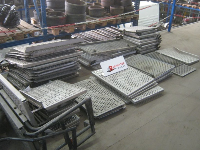 DAF BORDES PLATEN EN ALUMINIUM DELEN - Carrocería y exterior para Camión: foto 2 DAF BORDES PLATEN EN ALUMINIUM DELEN - Carrocería y exterior para Camión: foto 2