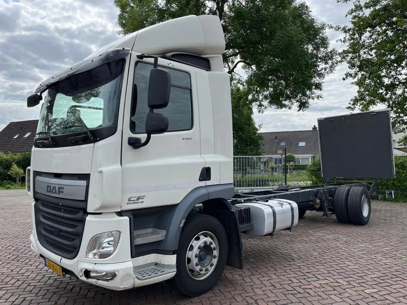 DAF CF 260 CF 260 FA CHASSIS CABINE EURO 6 - Camión chasis: foto 1 DAF CF 260 CF 260 FA CHASSIS CABINE EURO 6 - Camión chasis: foto 1