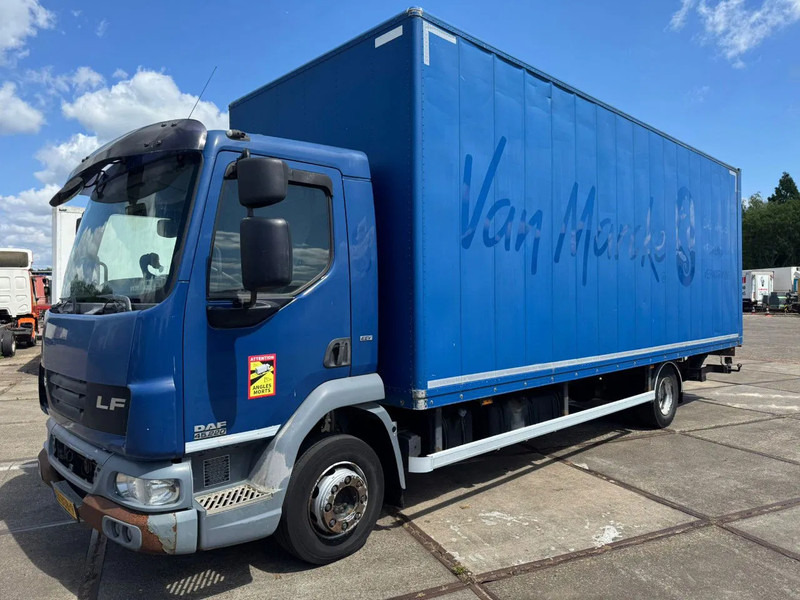 DAF LF 45 .220 - Camión caja cerrada: foto 1 DAF LF 45 .220 - Camión caja cerrada: foto 1