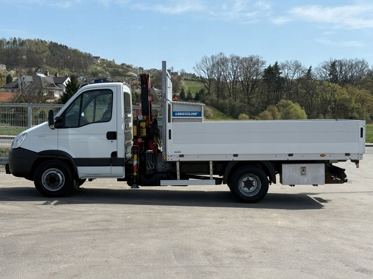 Iveco Daily 65C14 Pritsche 3,75 m FASSI F38 A.22 - Furgoneta caja abierta: foto 4 Iveco Daily 65C14 Pritsche 3,75 m FASSI F38 A.22 - Furgoneta caja abierta: foto 4