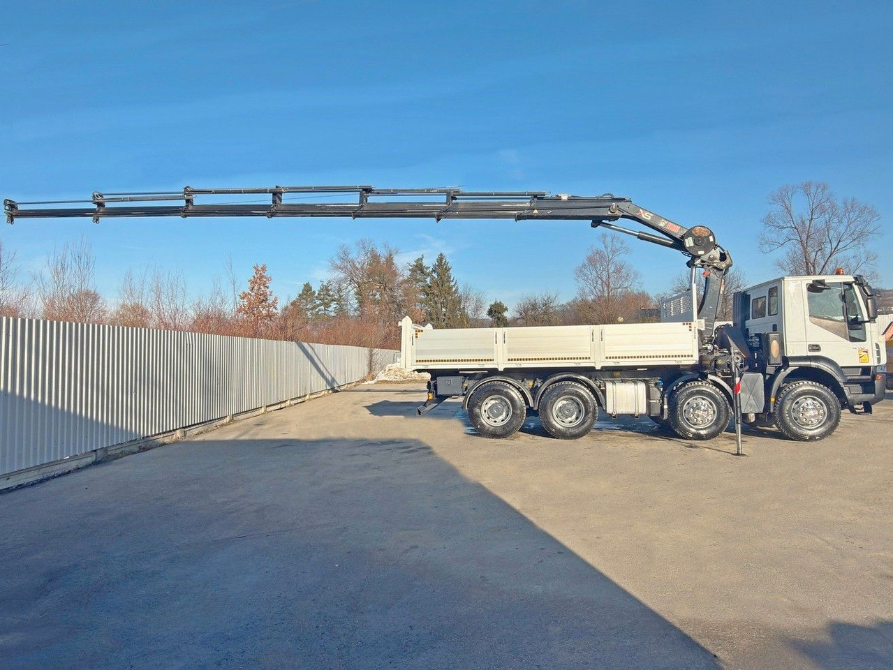 Iveco TRAKKER * HIAB 211 E - 6 HIDUO+ FUNK / 8x4 *TOP - Camión grúa: foto 5 Iveco TRAKKER * HIAB 211 E - 6 HIDUO+ FUNK / 8x4 *TOP - Camión grúa: foto 5