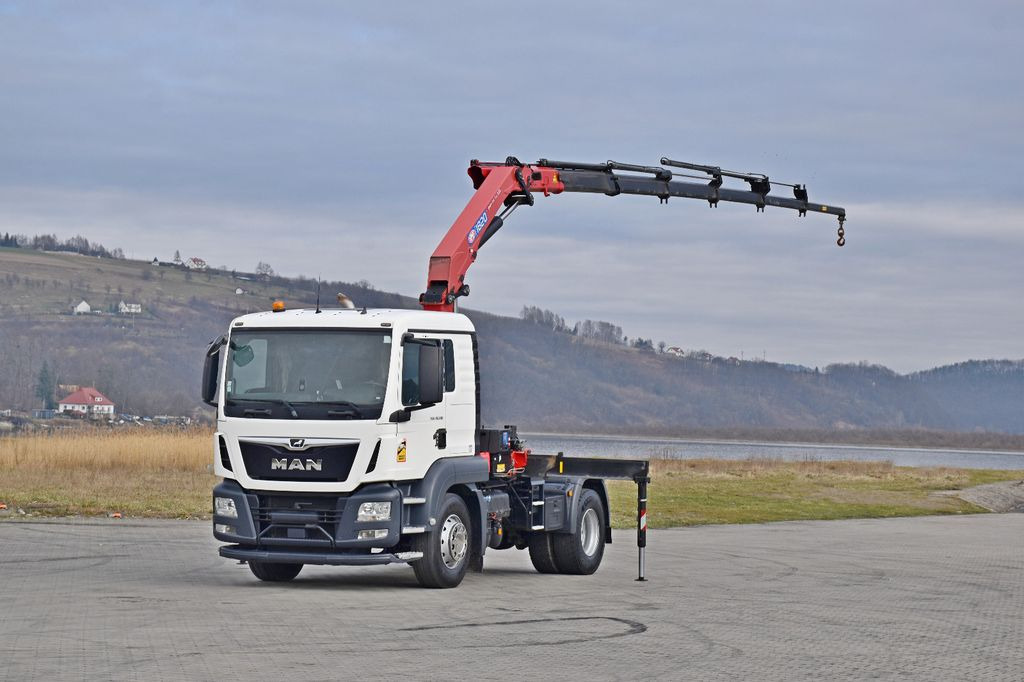 MAN TGS 18.500 Sattelzugmaschine + KRAN /FUNK MAN TGS 18.500 Sattelzugmaschine + KRAN /FUNK - Camión grúa: foto 2 MAN TGS 18.500 Sattelzugmaschine + KRAN /FUNK MAN TGS 18.500 Sattelzugmaschine + KRAN /FUNK - Camión grúa: foto 2