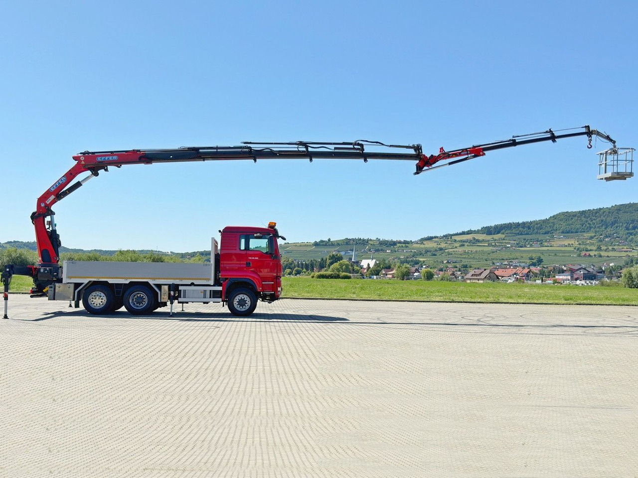 MAN TGS 28.480 * EFFER 255/5S + JIB 3S + FUNK * TOP - Camión grúa: foto 5 MAN TGS 28.480 * EFFER 255/5S + JIB 3S + FUNK * TOP - Camión grúa: foto 5