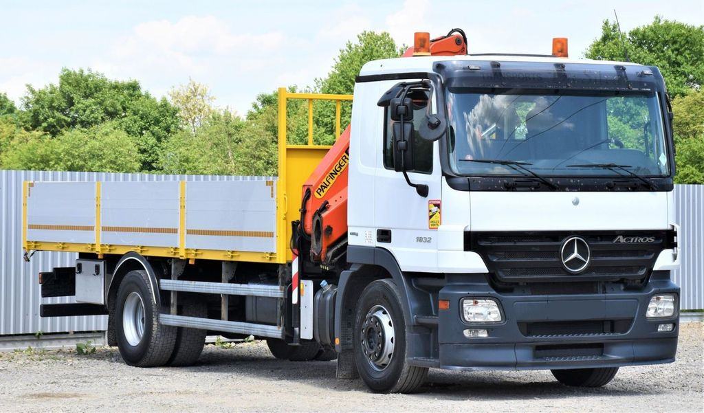 Mercedes-Benz ACTROS 1832 PRITSCHE 6,70m * PK 15500*TOPZUSTAND - Camión grúa: foto 3 Mercedes-Benz ACTROS 1832 PRITSCHE 6,70m * PK 15500*TOPZUSTAND - Camión grúa: foto 3