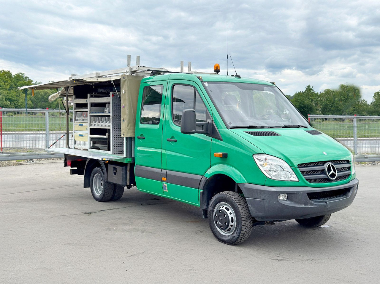 Mercedes-Benz Sprinter 516 CDI* Doppel Kabine! 4x4 *TOPZUSTAND - Furgoneta basculante: foto 2 Mercedes-Benz Sprinter 516 CDI* Doppel Kabine! 4x4 *TOPZUSTAND - Furgoneta basculante: foto 2