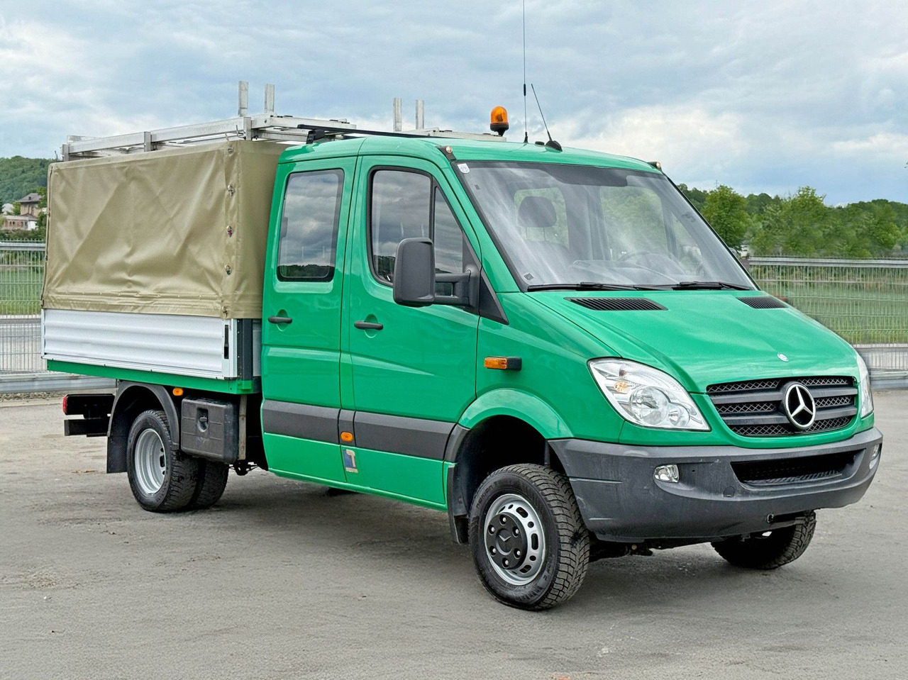 Mercedes-Benz Sprinter 516 CDI* Doppel Kabine! 4x4 *TOPZUSTAND - Furgoneta basculante: foto 4 Mercedes-Benz Sprinter 516 CDI* Doppel Kabine! 4x4 *TOPZUSTAND - Furgoneta basculante: foto 4