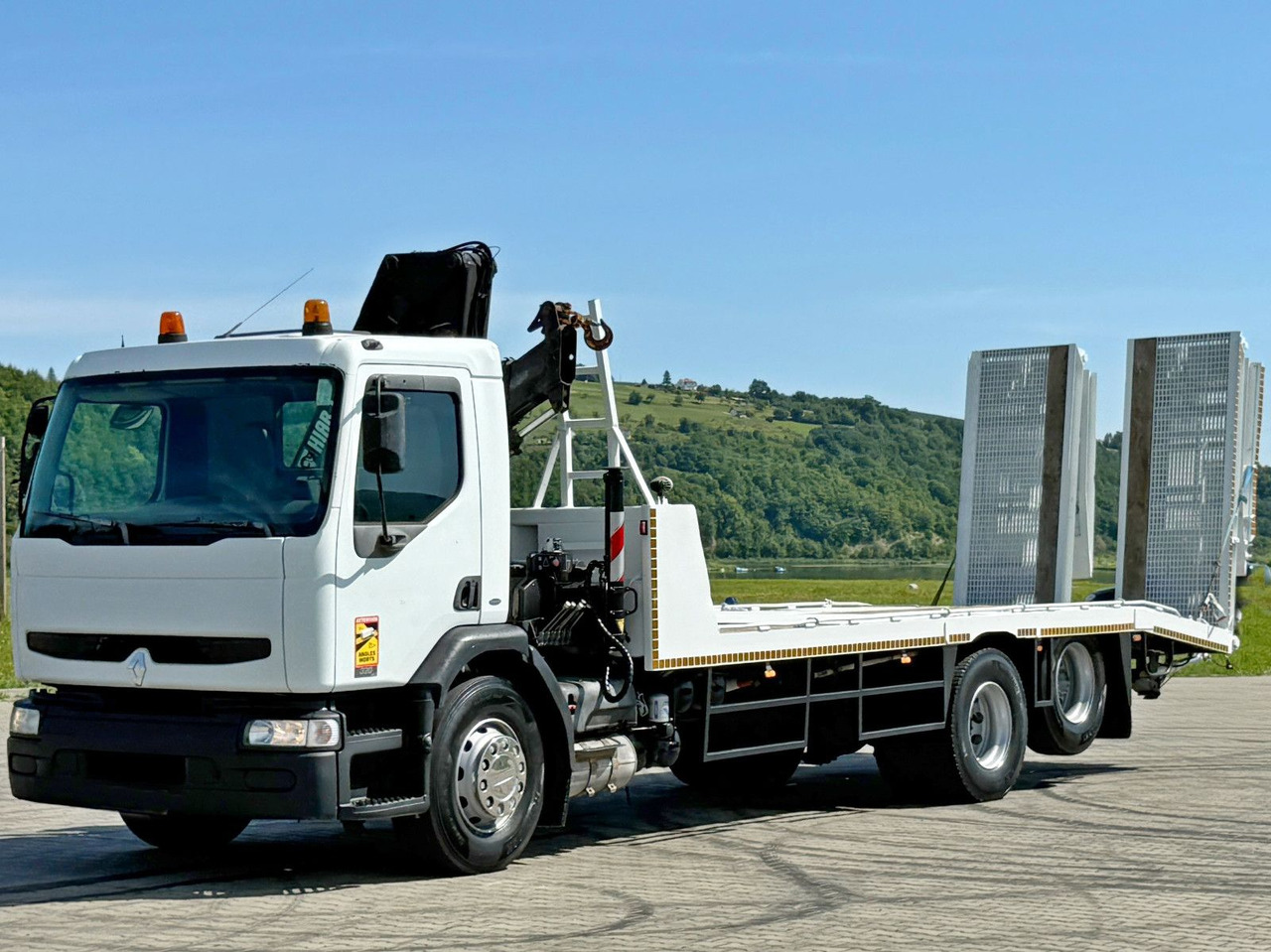 Renault KERAX 320 DCI* ABSCHLEPPWAGEN 7,35m + HIAB 140A - Grua de remolque autos: foto 5 Renault KERAX 320 DCI* ABSCHLEPPWAGEN 7,35m + HIAB 140A - Grua de remolque autos: foto 5