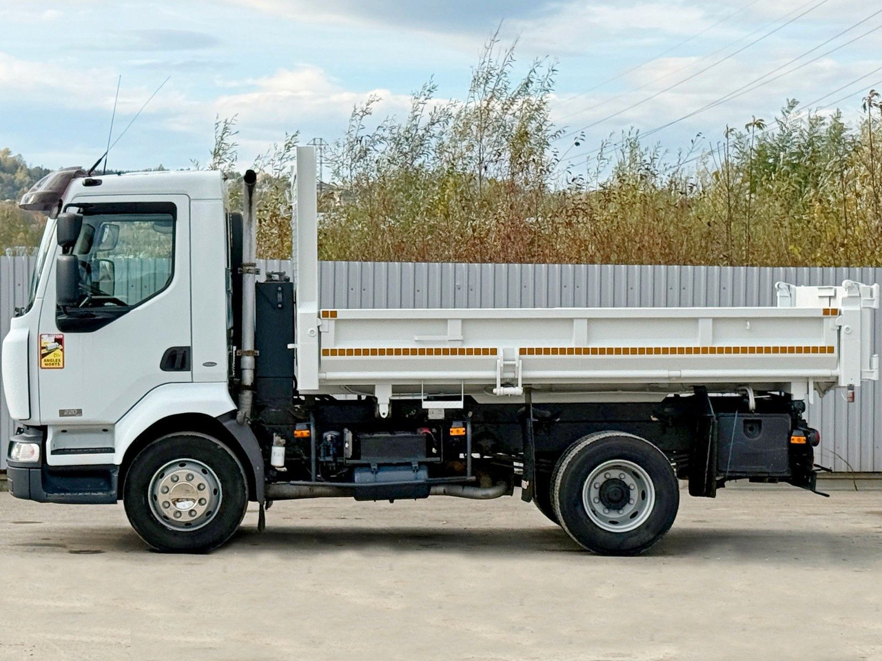 Leasing de  Renault MIDLUM 220 DCI *KIPPER 3,80m * BORDMATIC Renault MIDLUM 220 DCI *KIPPER 3,80m * BORDMATIC: foto 6