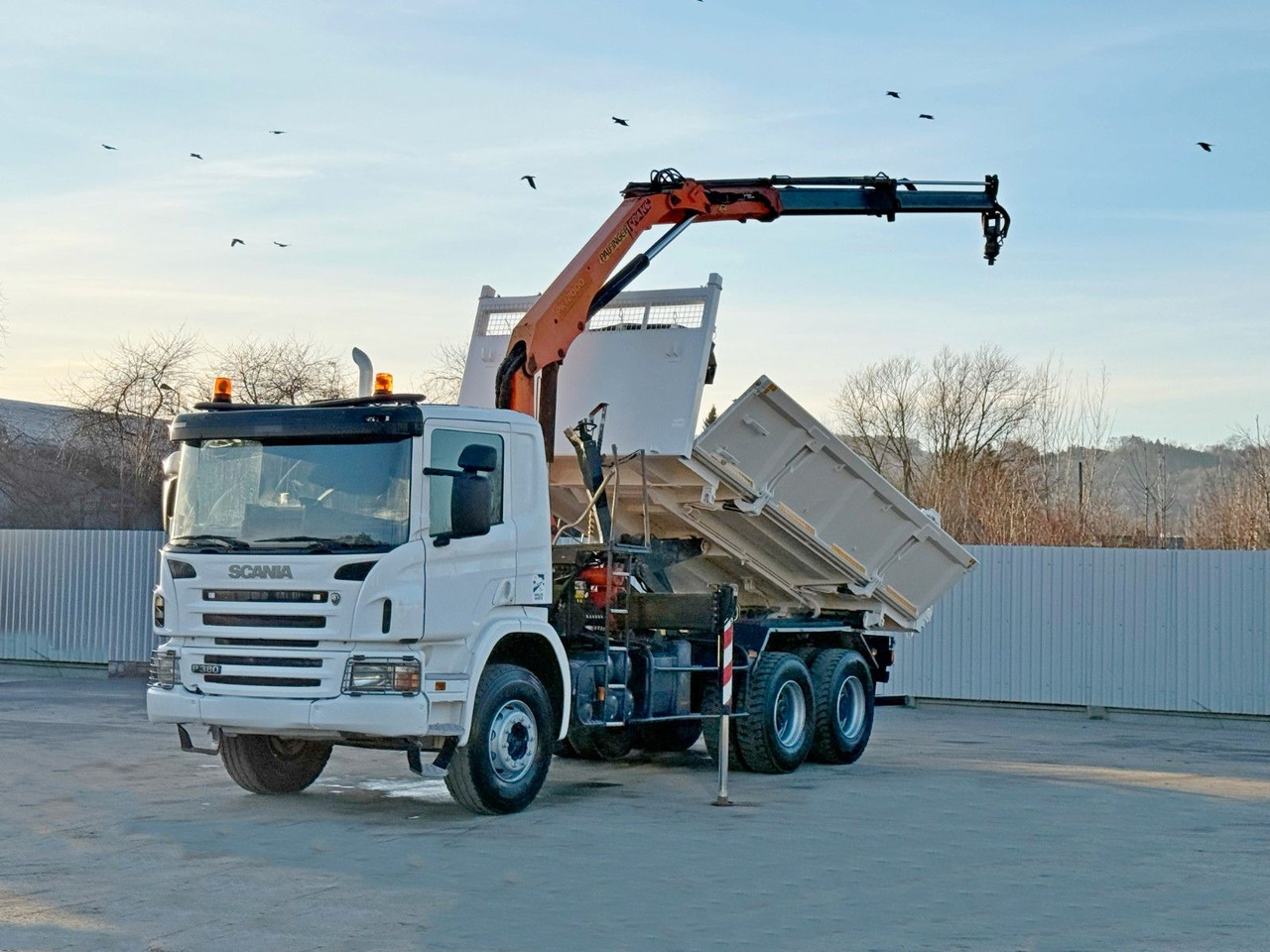 Scania P 380 Kipper 5,10 m * PK 12000 * 6x4 - Camión grúa: foto 2 Scania P 380 Kipper 5,10 m * PK 12000 * 6x4 - Camión grúa: foto 2