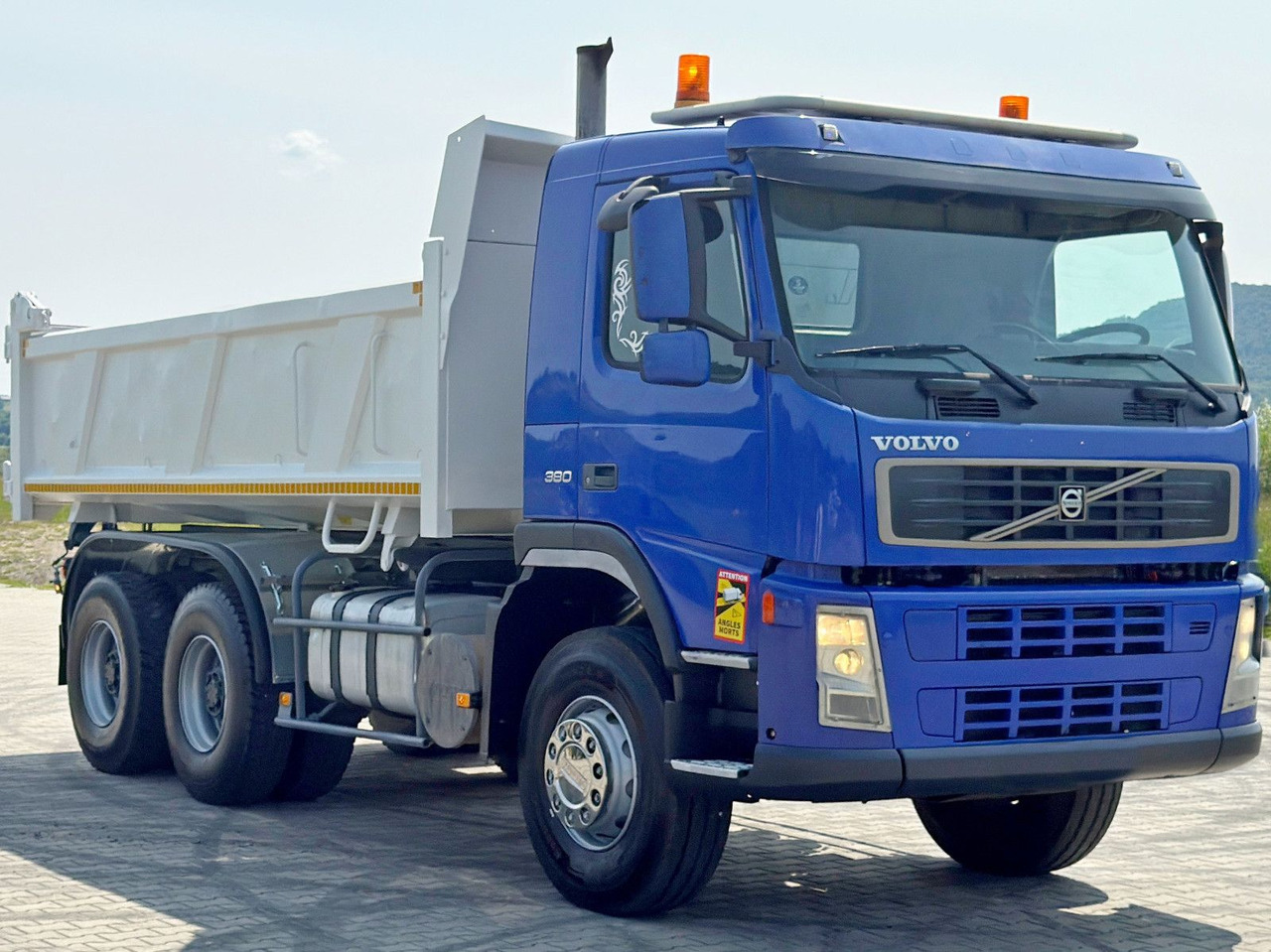 Volvo FM 380 Kipper 5,20 m + BORDMATIC / 6x4 - Camión volquete, Camión grúa: foto 4 Volvo FM 380 Kipper 5,20 m + BORDMATIC / 6x4 - Camión volquete, Camión grúa: foto 4