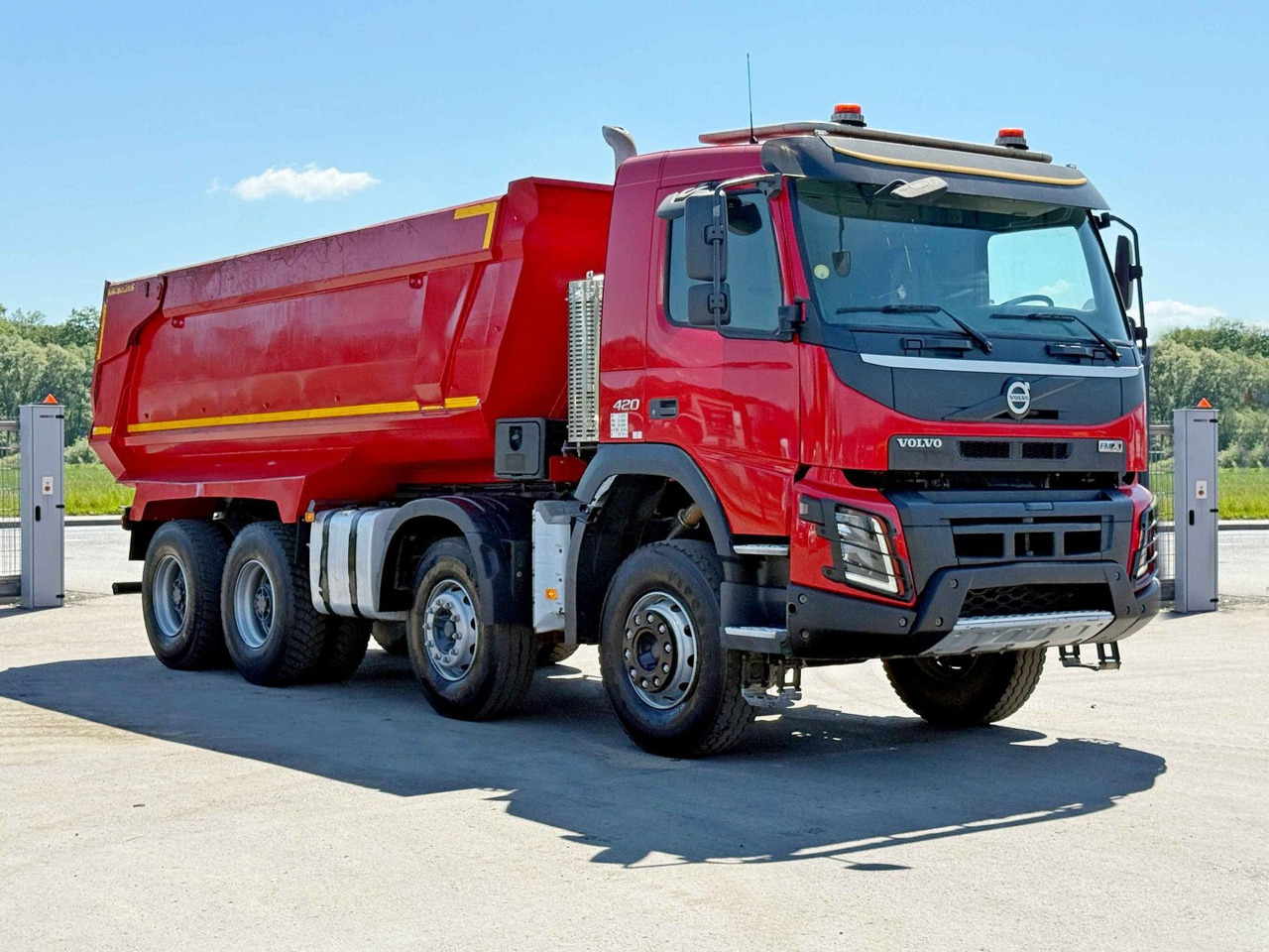 Volvo FMX 420 Kipper * TOPZUSTAND / 8x4 ! - Camión volquete: foto 1 Volvo FMX 420 Kipper * TOPZUSTAND / 8x4 ! - Camión volquete: foto 1