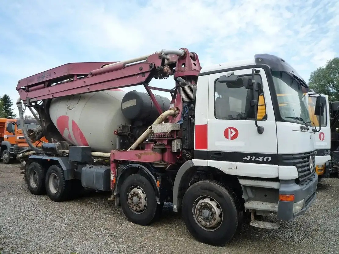 Mercedes-Benz Actros 4141 - Camión hormigonera con bomba: foto 3 Mercedes-Benz Actros 4141 - Camión hormigonera con bomba: foto 3
