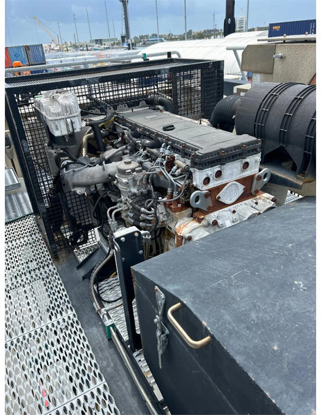 Terex N SC 424 E - Equipo de manutención: foto 3 Terex N SC 424 E - Equipo de manutención: foto 3