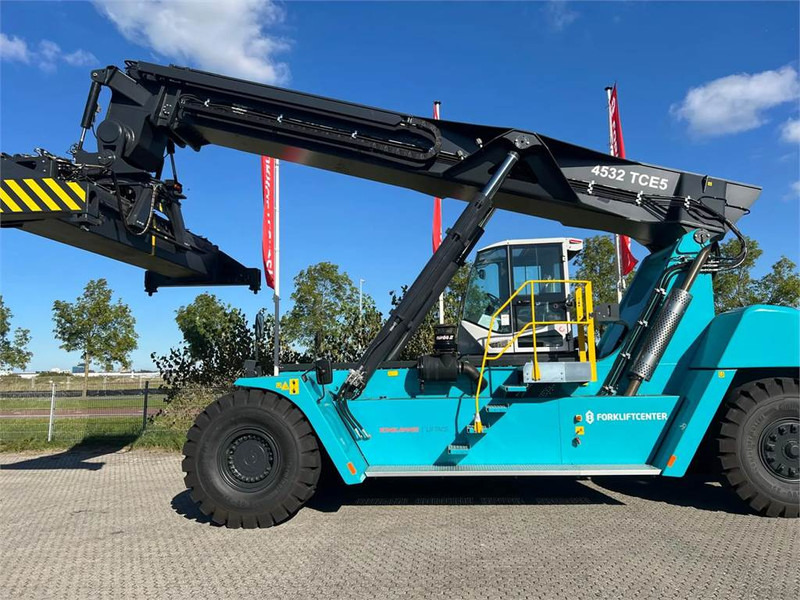 KONECRANES LIFTACE 4532 TCE5 - Reach stacker: foto 2 KONECRANES LIFTACE 4532 TCE5 - Reach stacker: foto 2
