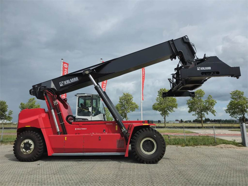 Kalmar DRU450-62S5 - Reach stacker: foto 1 Kalmar DRU450-62S5 - Reach stacker: foto 1