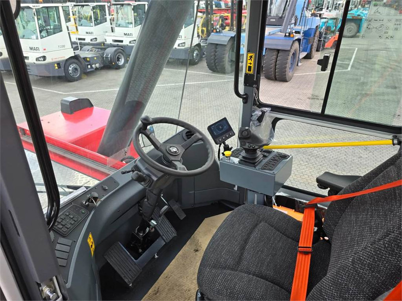 Kalmar DRU450-62S5 - Reach stacker: foto 1 Kalmar DRU450-62S5 - Reach stacker: foto 1