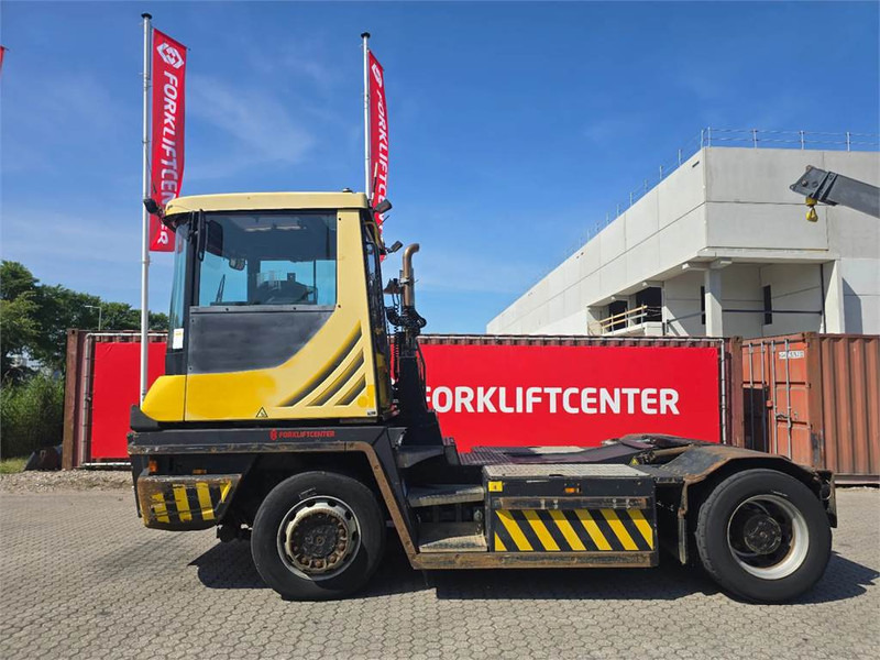 Terberg RT223 4x4 - Tractor industrial: foto 4 Terberg RT223 4x4 - Tractor industrial: foto 4